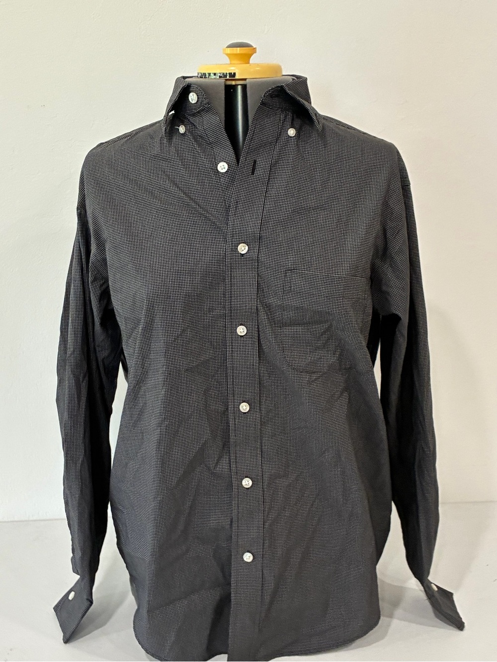 Roundtree & Yorke Men's Charcoal Button-Down Shirt